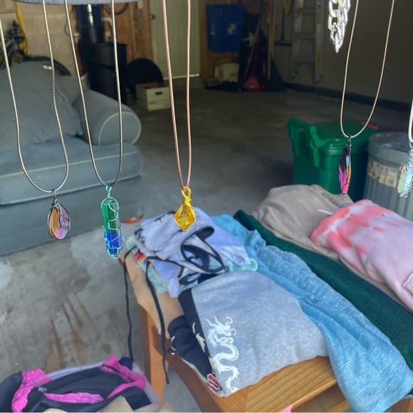 Wire Wrapped Resin Jewlery and crystals - Picture 6 of 9